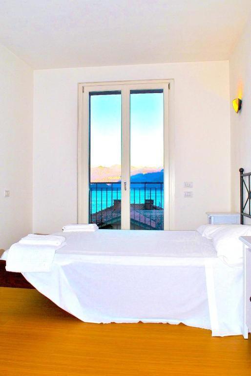 Appartement Luxury Attico With Big Terrace à Argegno Extérieur photo